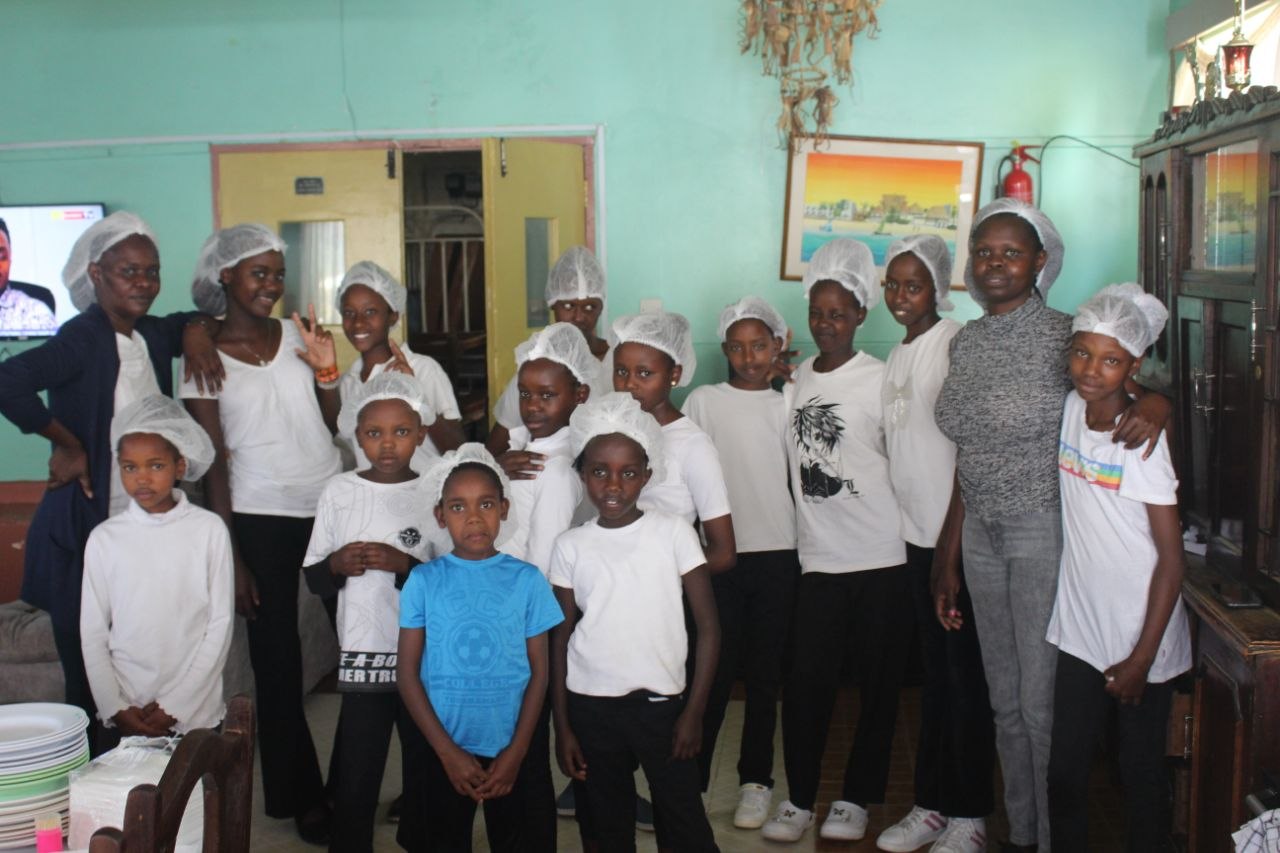 Children in cooking class at KCH